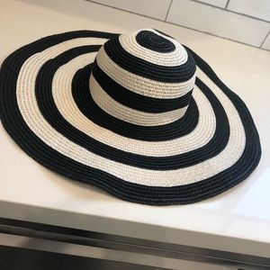 Black and White Stripe Beach Hat